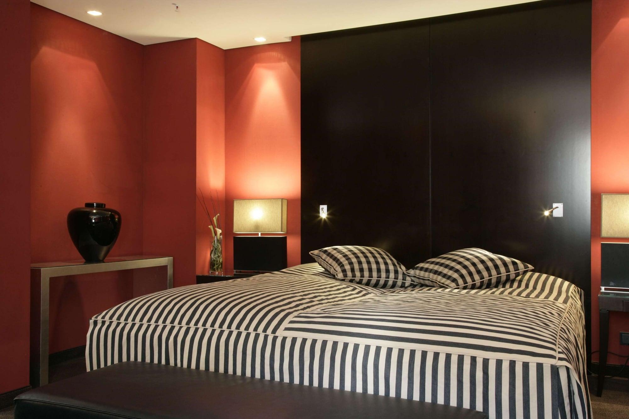 Hotel Bayerischer Hof Monaco di Baviera Esterno foto A bedroom
