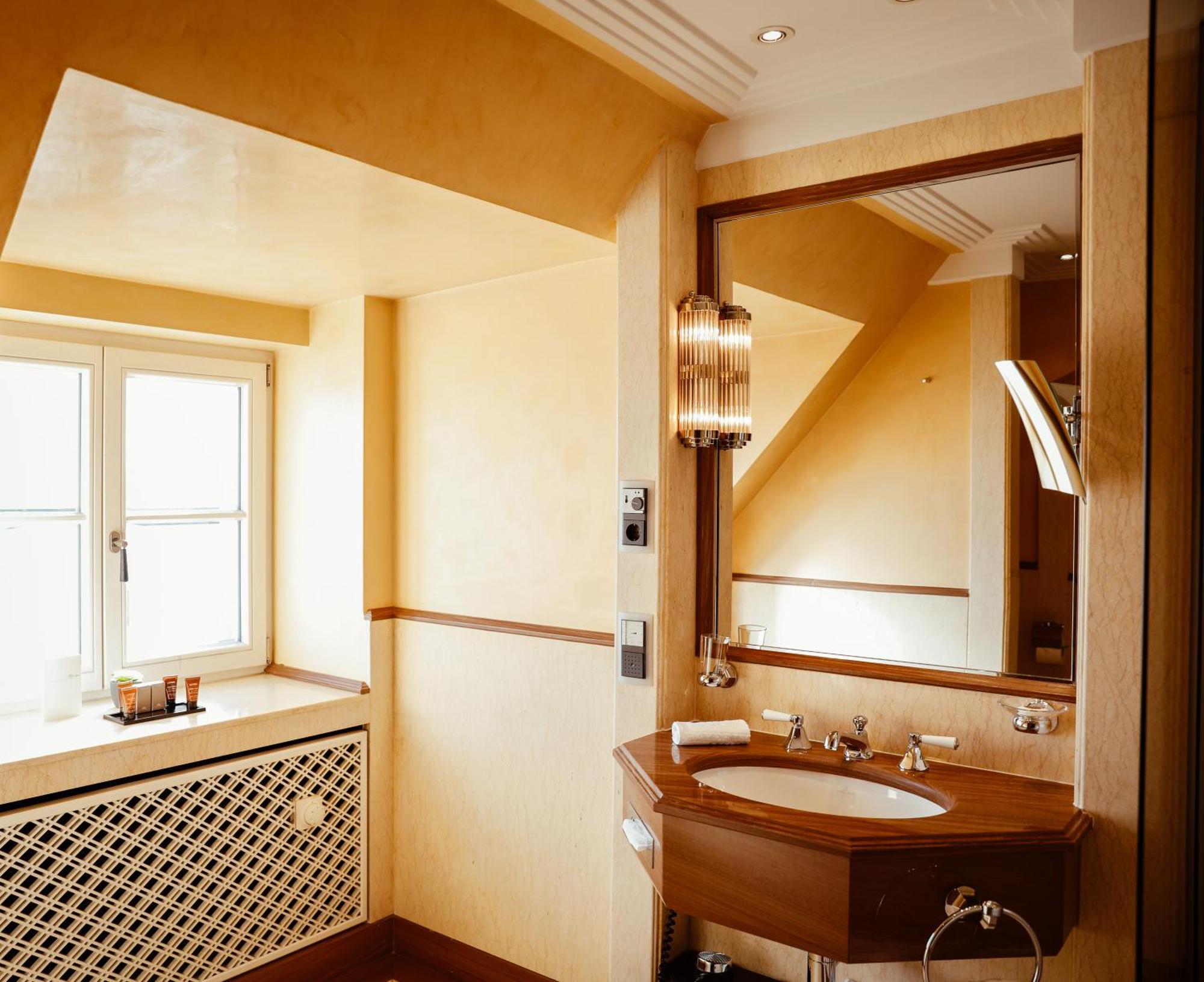 Hotel Bayerischer Hof Monaco di Baviera Camera foto