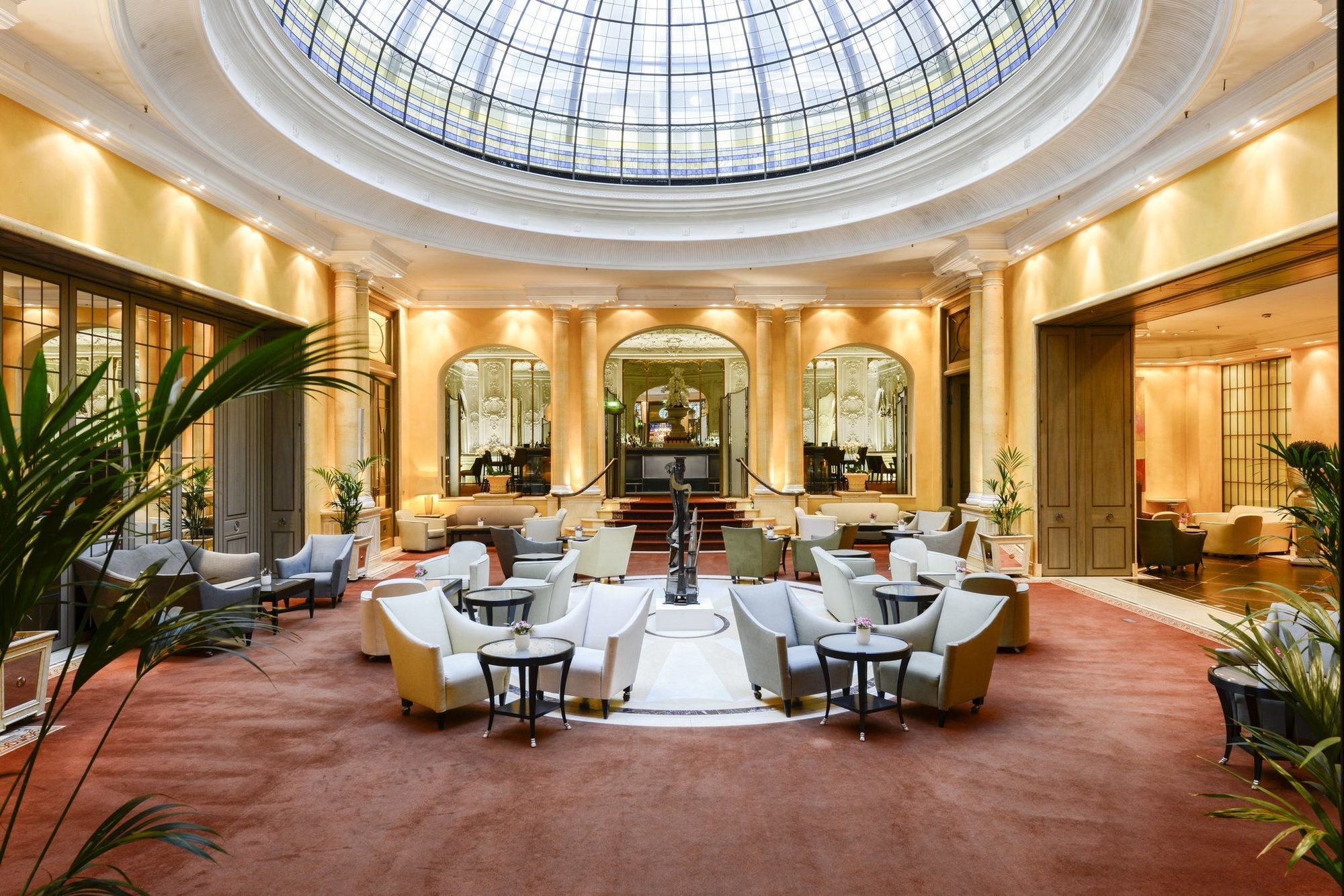 Hotel Bayerischer Hof Monaco di Baviera Esterno foto The lobby