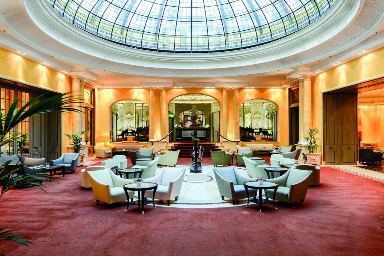 Hotel Bayerischer Hof Monaco di Baviera Esterno foto The lobby